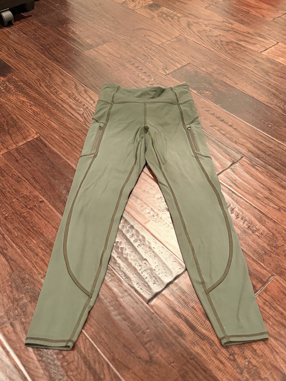 Athleta Rainier Tight in Olive Green